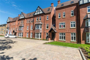Spacious 1 bedroom apartment with free parking
